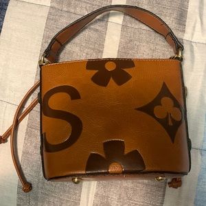 Brown bucket bag